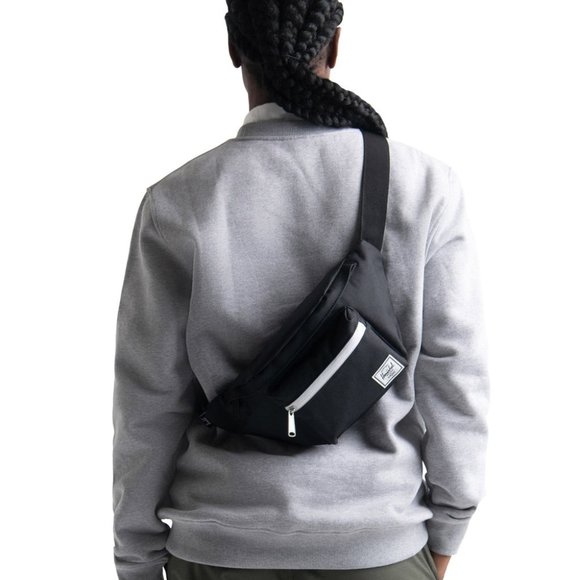 NWT Herschel Seventeen Hip Pack - Picture 4 of 6